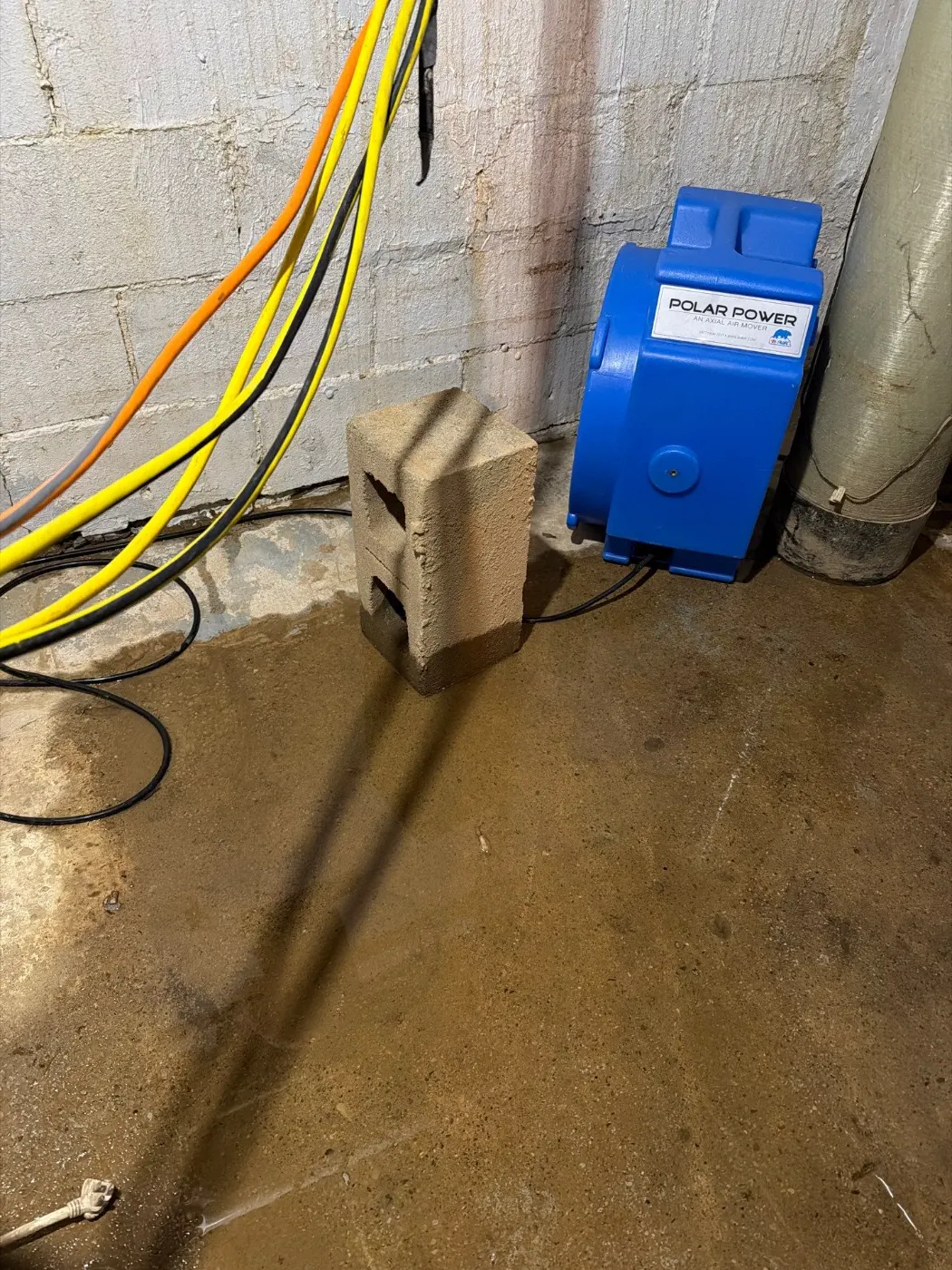 Basement water extraction in Oaklandon Indiana home